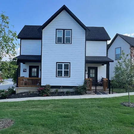 New Centennial Park Luxury Smart Home W Courtyard Fayetteville Esterno foto