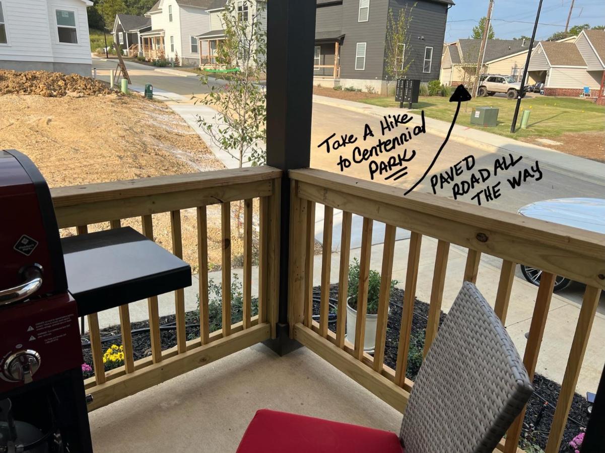 Holiday home New Centennial Park Luxury Smart W Courtyard Fayetteville